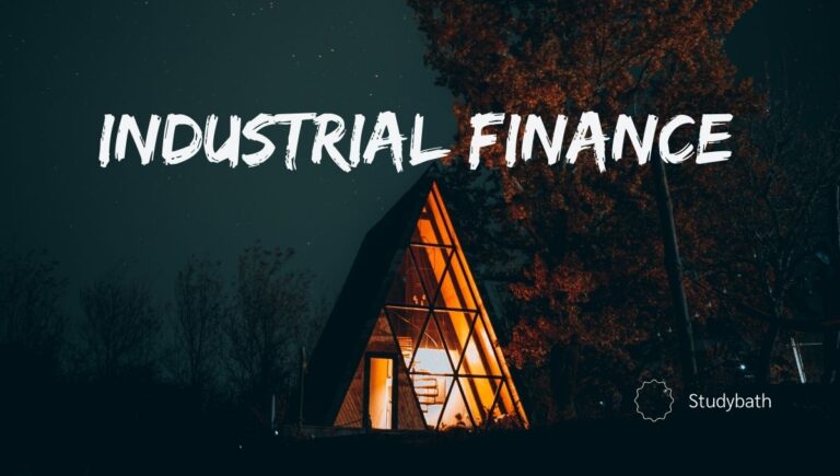 भारत में औद्योगिक वित्त के प्रमुख स्रोतों में शेयर और ऋणपत्र, जनता से प्राप्त जमाएँ, बैंकों से उधार आदि शामिल हैं।